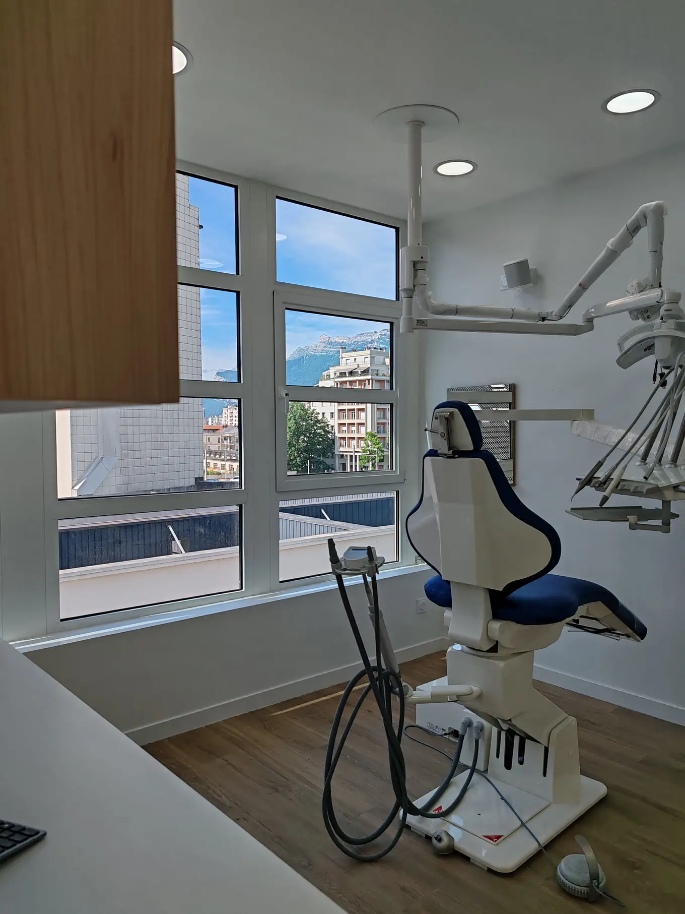 Salle de soins du Cabinet de l'Aigle, prête à vous recevoir