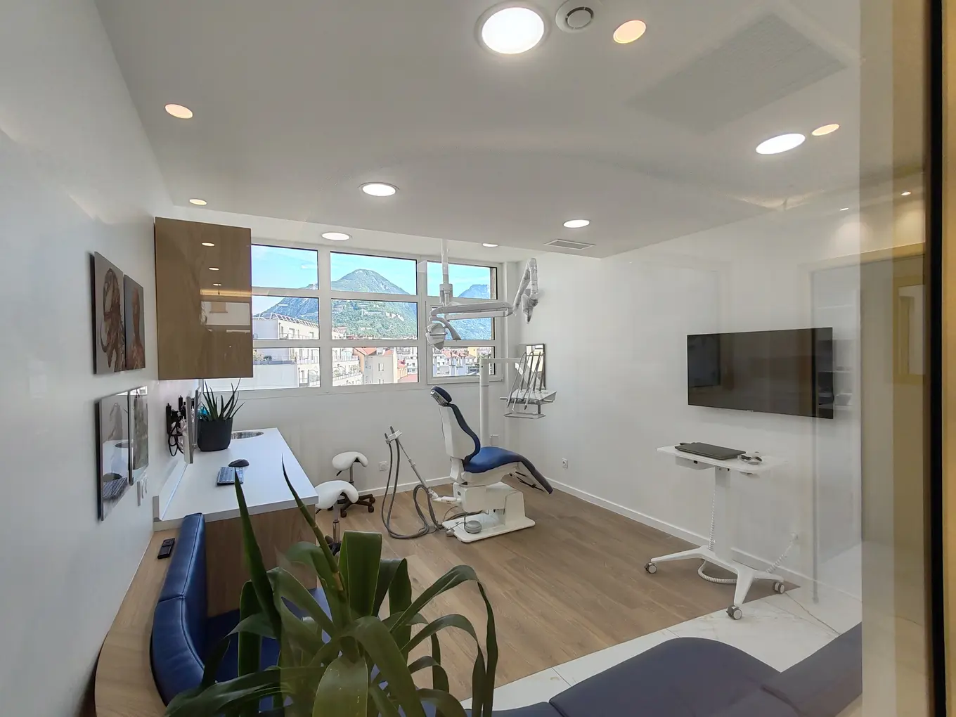 Salle de soins moderne du cabinet d'orthodontie